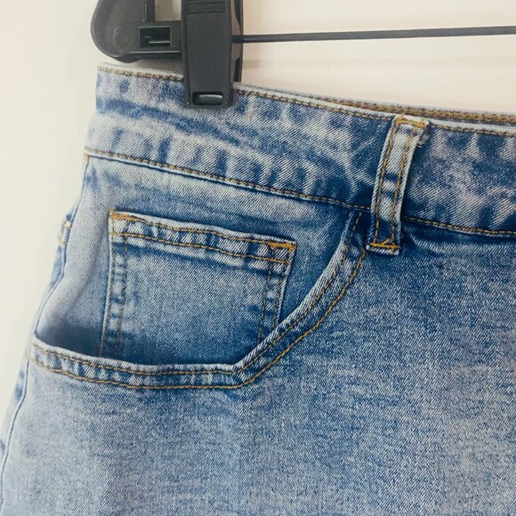 Classic Light Blue Denim Shorts – XL, Made in China - Picture 10 of 17